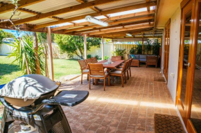 Sunbaker Pet Friendly Awards Finalist 4 Mins Walk to Culburra Beach, Culburra Beach